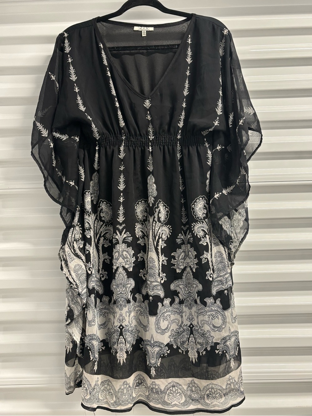 MPH COLLECTION Black & White Embroidered V-Neck Women's Dress